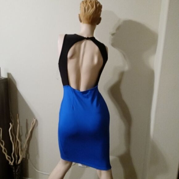 Blue and black medium keyhole open back party dress - Picture 2 of 2